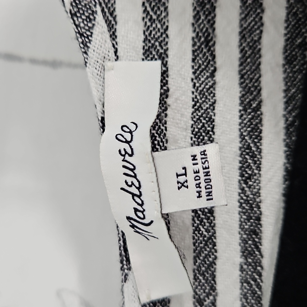 MADEWELL STRIPED-PLAY BUTTON BACK TEE DRESS IN BLACK / WHITE - Picture 4 of 7